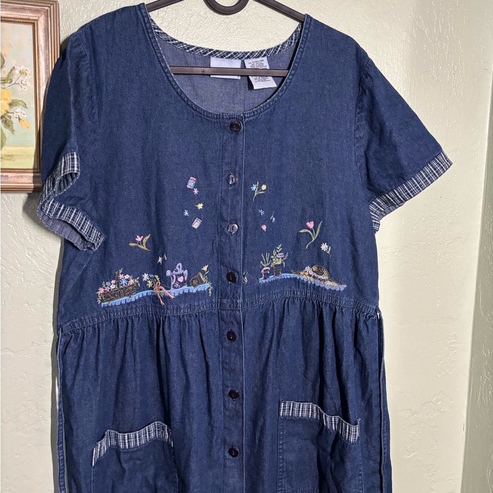 Vintage Bobbie brooks dress with embroidery details